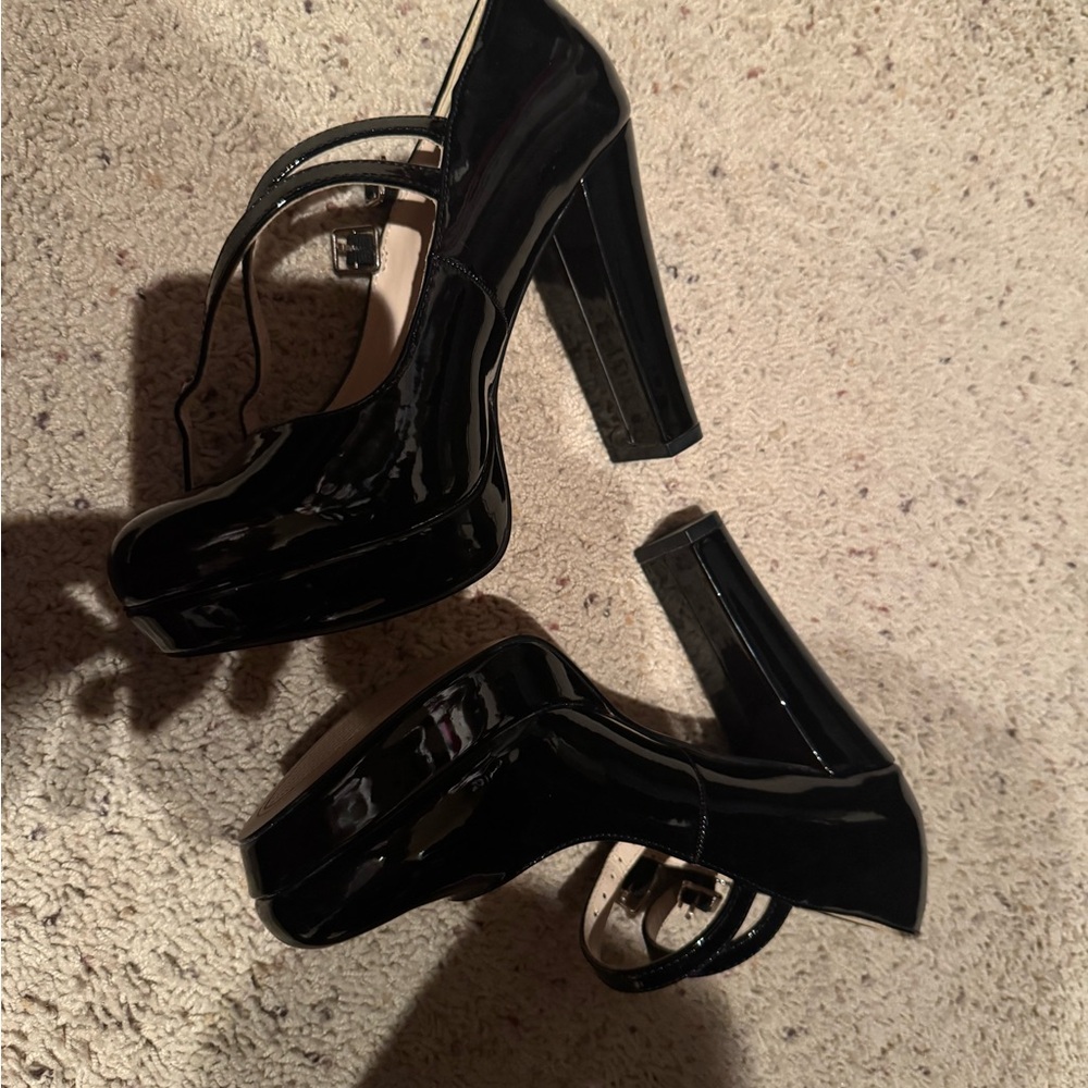 Jessica Simpson black heels - Picture 2 of 4